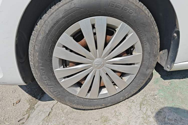 Used Volkswagen Santana 2016 1.4L Manual Fashion Edition Left Front Wheel Hub