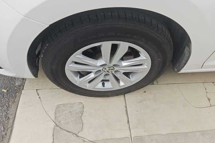 Used Volkswagen Santana 2016 1.4L Manual Fashion Edition Left Front Wheel Hub
