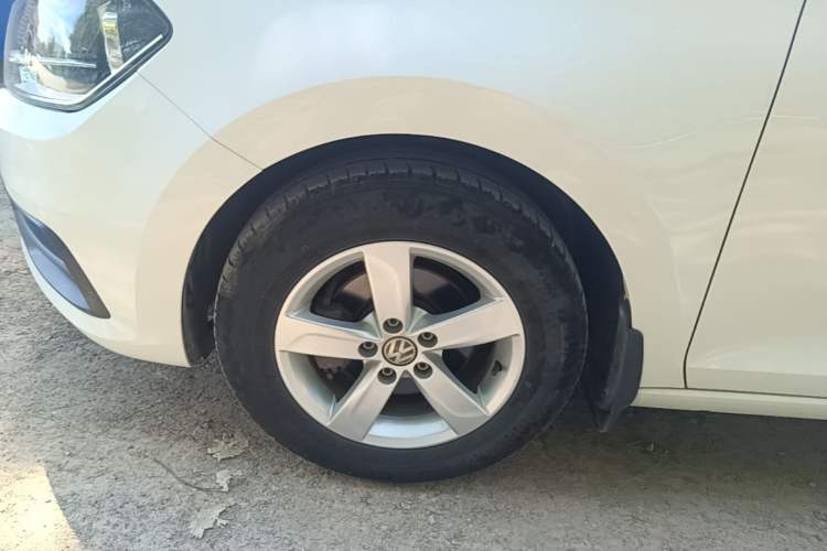 Used Volkswagen Santana 2016 1.6L Manual Fashion Edition Left Front Wheel Hub