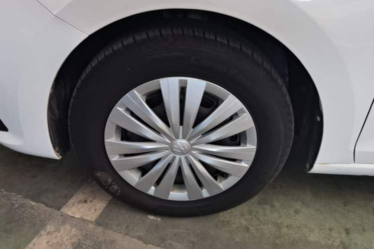Used Volkswagen Santana 2016 1.4L Manual Fashion Edition Left Front Wheel Hub