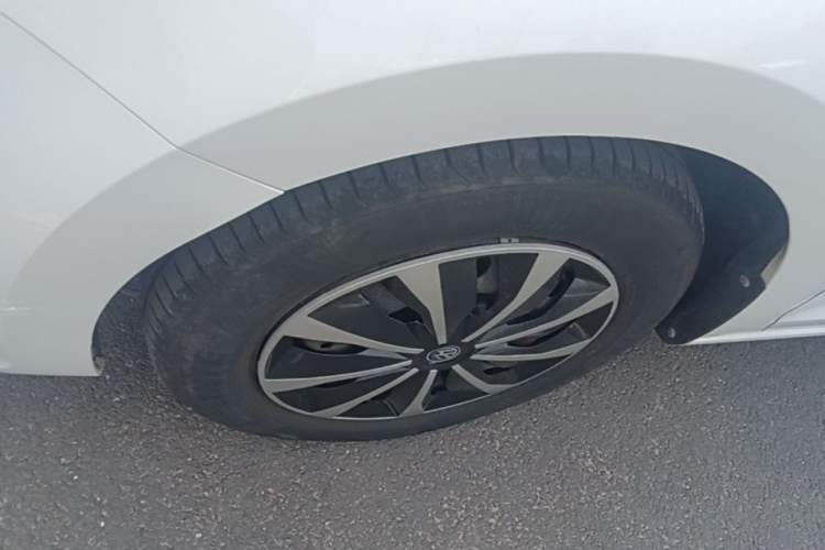 Used Volkswagen Santana 2016 1.6L Manual Fashion Edition Left Front Wheel Hub