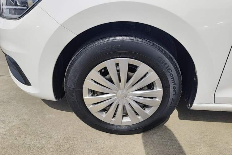 Used Volkswagen Santana 2016 1.6L Manual Fashion Edition Left Front Wheel Hub