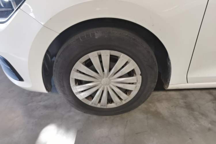 Used Volkswagen Santana 2016 1.4L Manual Fashion Edition Left Front Wheel Hub