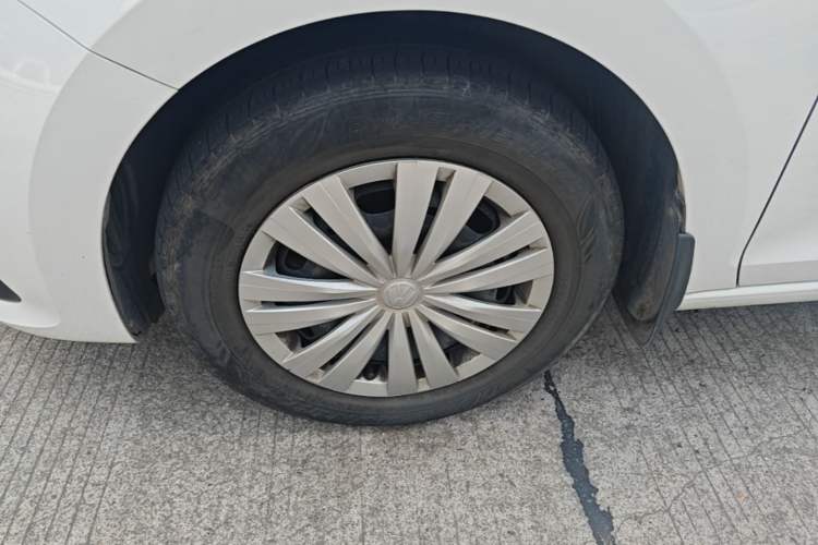 Used Volkswagen Santana 2016 1.4L Manual Fashion Edition Left Front Wheel Hub