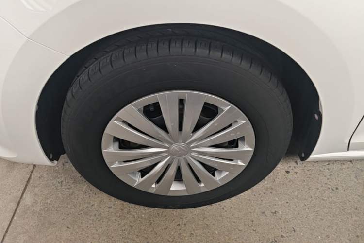 Used Volkswagen Santana 2016 1.6L Automatic Fashion Edition Left Front Wheel Hub
