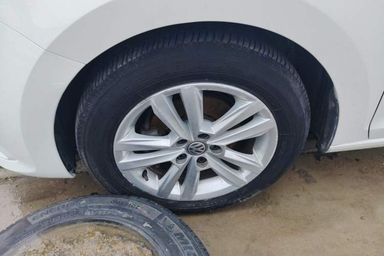 Used Volkswagen Santana 2016 1.6L Automatic Comfort Edition Left Front Wheel Hub