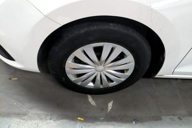 Used Volkswagen Santana 2016 1.4L Manual Fashion Edition Left Front Wheel Hub