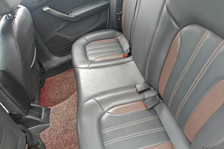 Used Volkswagen Santana 2016 1.6L Manual Fashion Edition Left Rear Seat