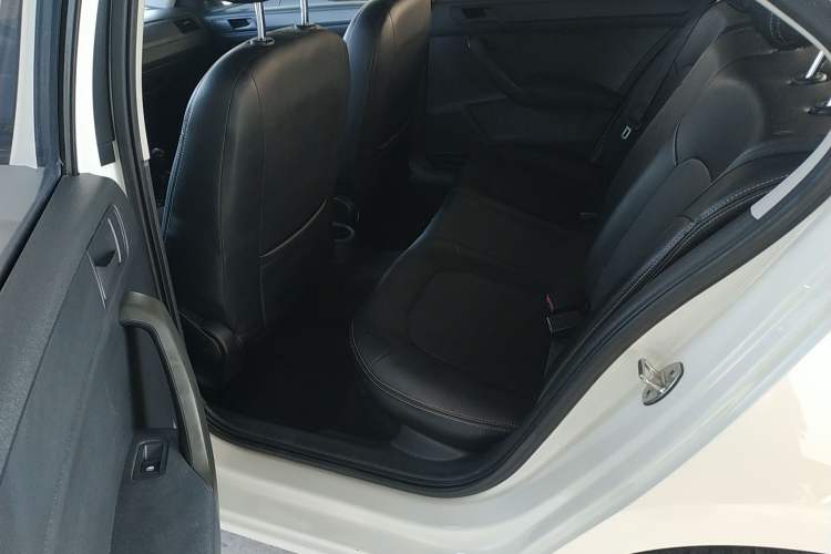 Used Volkswagen Santana 2016 1.4L Manual Fashion Edition Left Rear Seat