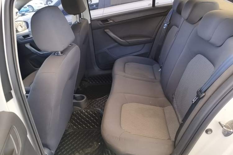 Used Volkswagen Santana 2016 1.6L Automatic Fashion Edition Left Rear Seat