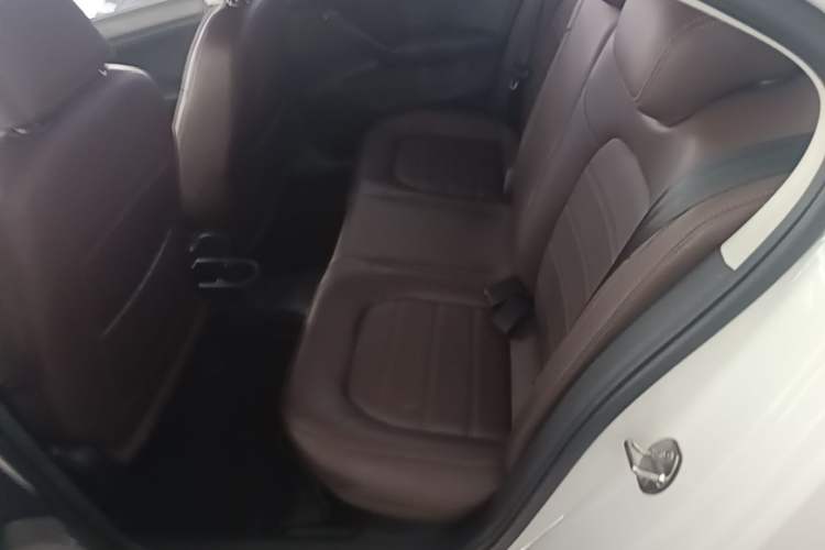 Used Volkswagen Santana 2016 1.6L Automatic Fashion Edition Left Rear Seat