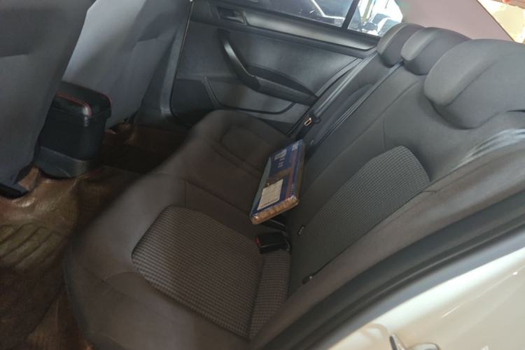 Used Volkswagen Santana 2016 1.6L Automatic Fashion Edition Left Rear Seat