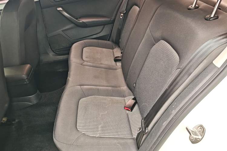 Used Volkswagen Santana 2016 1.6L Automatic Fashion Edition Left Rear Seat
