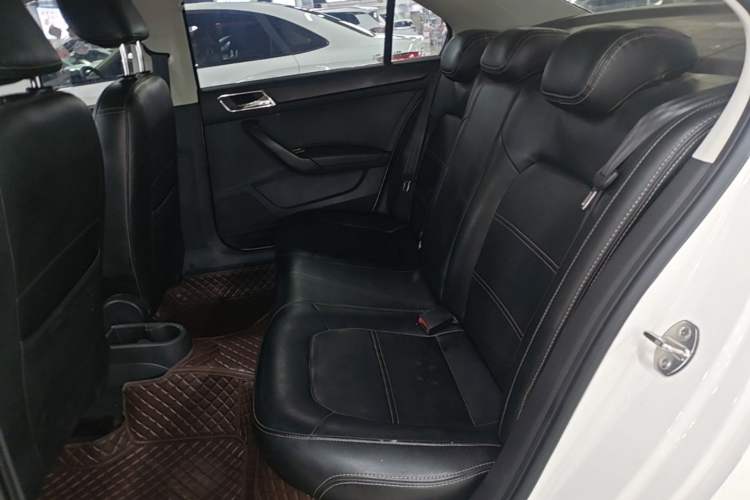 Used Volkswagen Santana 2016 1.6L Automatic Fashion Edition Left Rear Seat