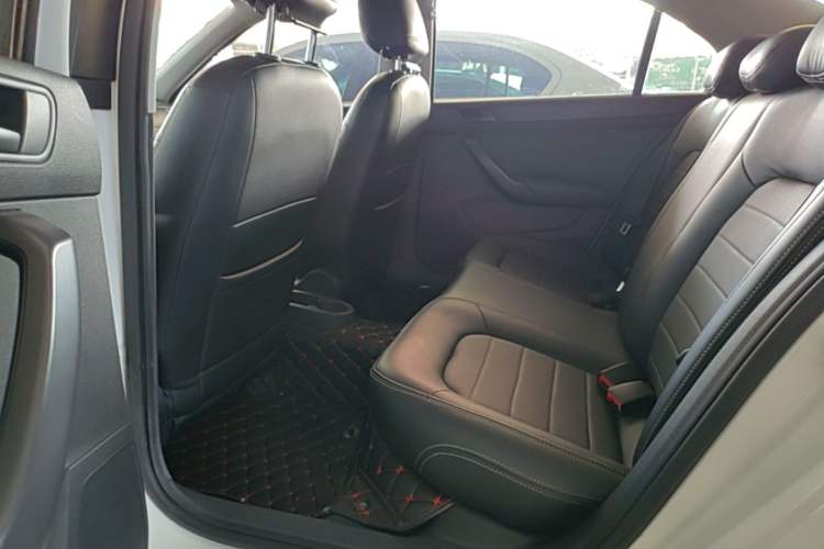 Used Volkswagen Santana 2016 1.6L Manual Fashion Edition Left Rear Seat