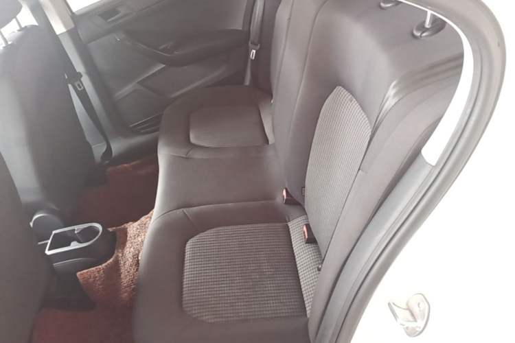 Used Volkswagen Santana 2016 1.6L Automatic Fashion Edition Left Rear Seat