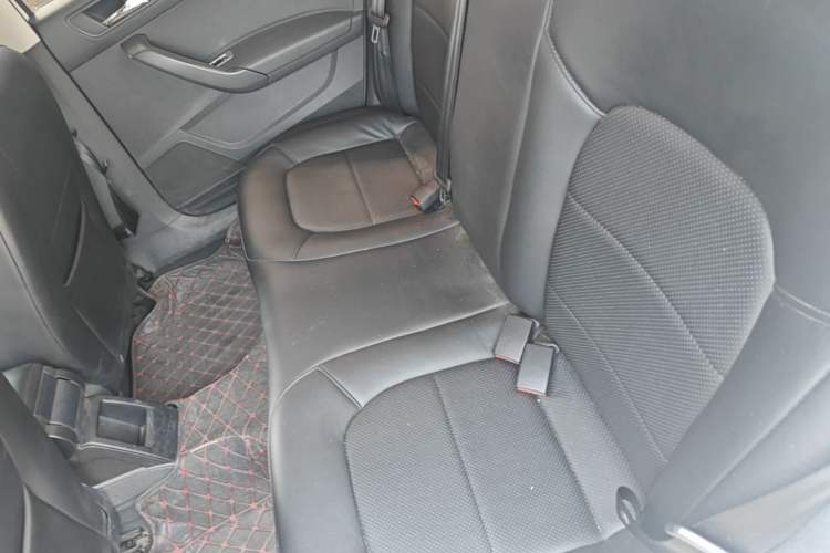Used Volkswagen Santana 2016 1.4L Manual Fashion Edition Left Rear Seat