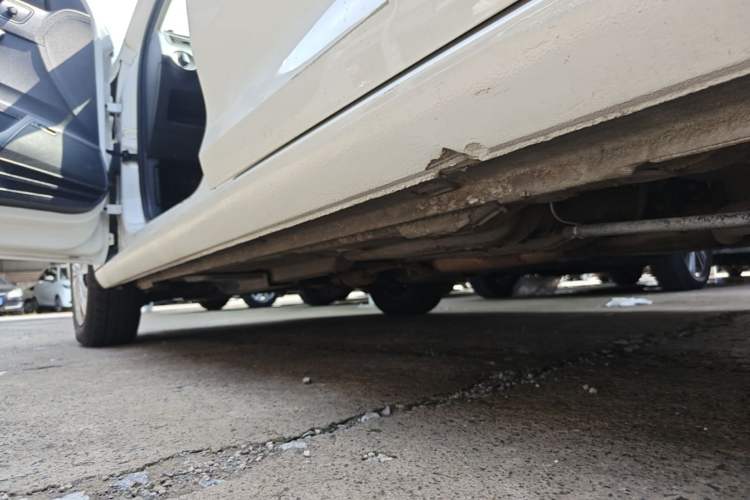 Used Volkswagen Santana 2016 1.6L Automatic Fashion Edition Left Side Sill