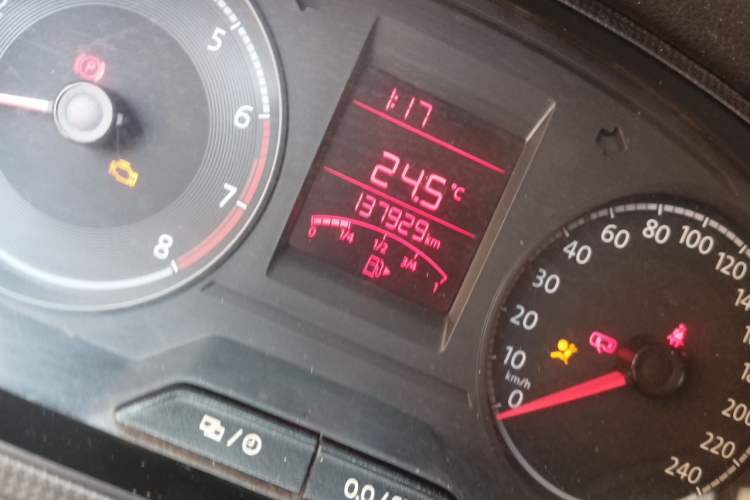 Used Volkswagen Santana 2016 1.6L Manual Fashion Edition Odometer Close Up