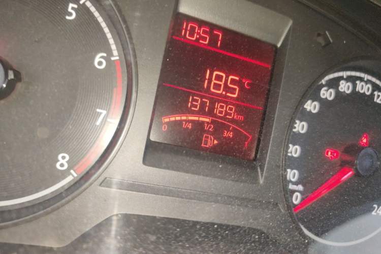 Used Volkswagen Santana 2016 1.6L Manual Fashion Edition Odometer Close Up