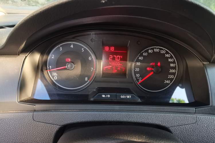 Used Volkswagen Santana 2016 1.4L Manual Fashion Edition Odometer Close Up