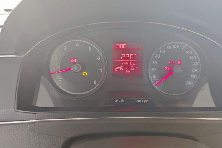 Used Volkswagen Santana 2016 1.6L Manual Fashion Edition Odometer Close Up