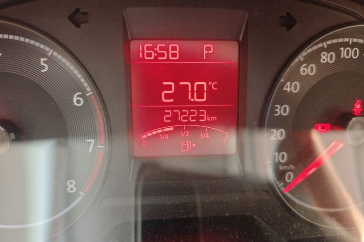 Used Volkswagen Santana 2016 1.6L Automatic Fashion Edition Odometer Close Up