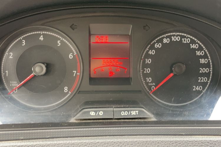 Used Volkswagen Santana 2016 1.6L Manual Fashion Edition Odometer Close Up