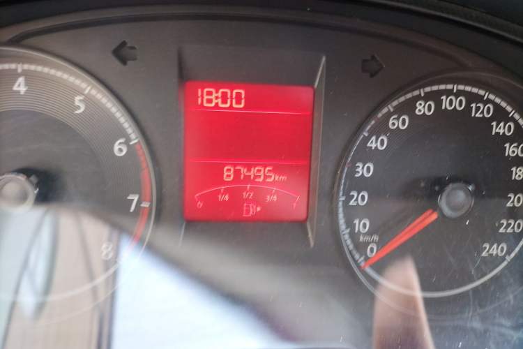 Used Volkswagen Santana 2016 1.4L Manual Fashion Edition Odometer Close Up