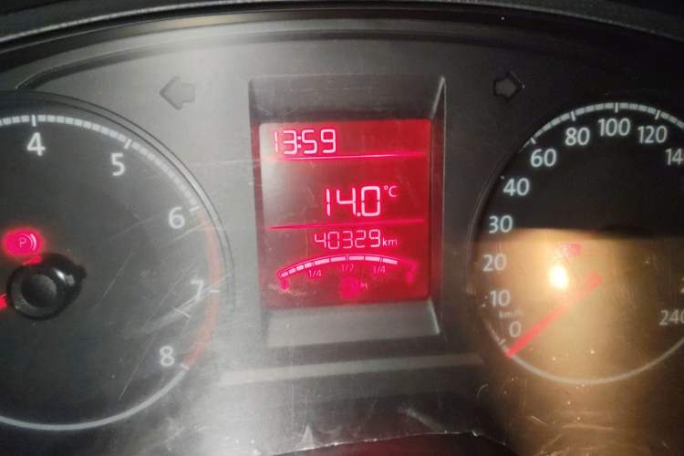 Used Volkswagen Santana 2016 1.4L Manual Fashion Edition Odometer Close Up