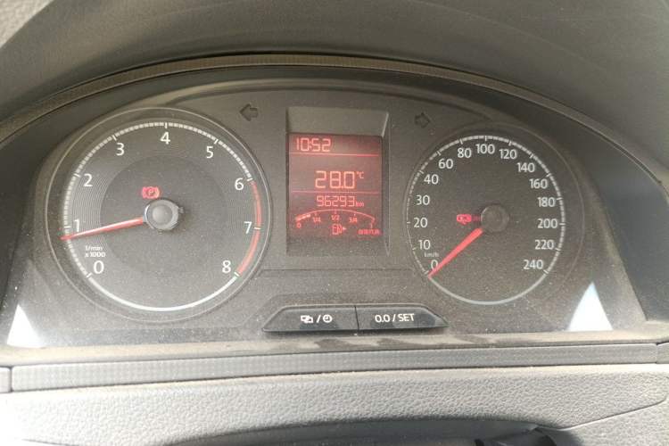 Used Volkswagen Santana 2016 1.6L Manual Fashion Edition Odometer Close Up