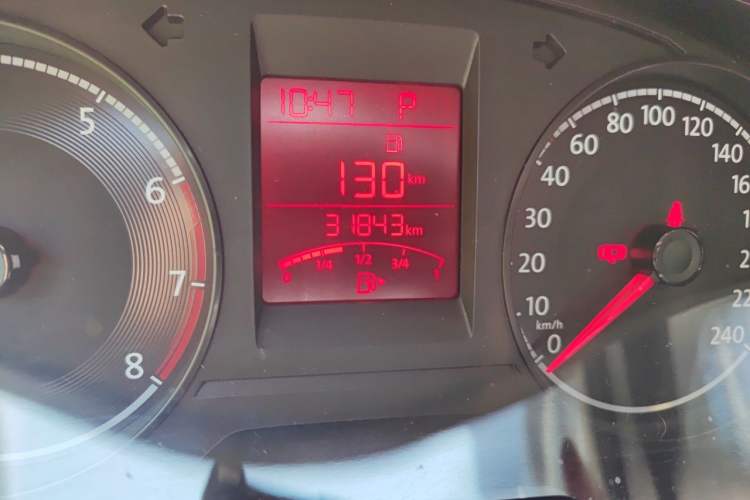 Used Volkswagen Santana 2016 1.6L Automatic Comfort Edition Odometer Close Up