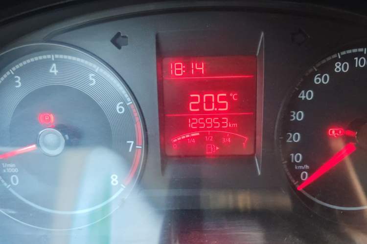 Used Volkswagen Santana 2016 1.6L Manual Fashion Edition Odometer Close Up