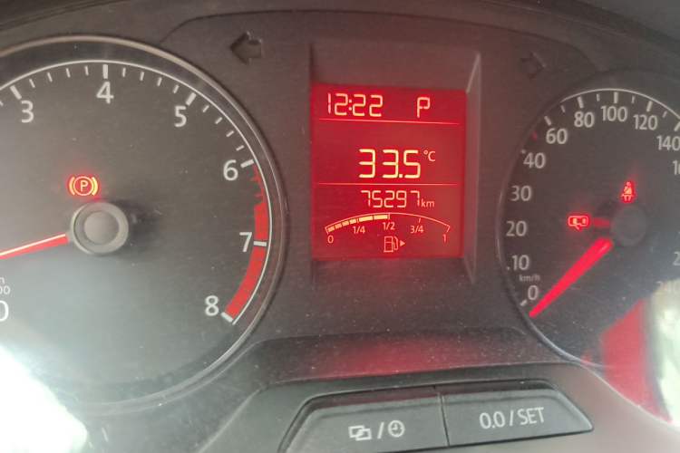 Used Volkswagen Santana 2016 1.6L Automatic Fashion Edition Odometer Close Up