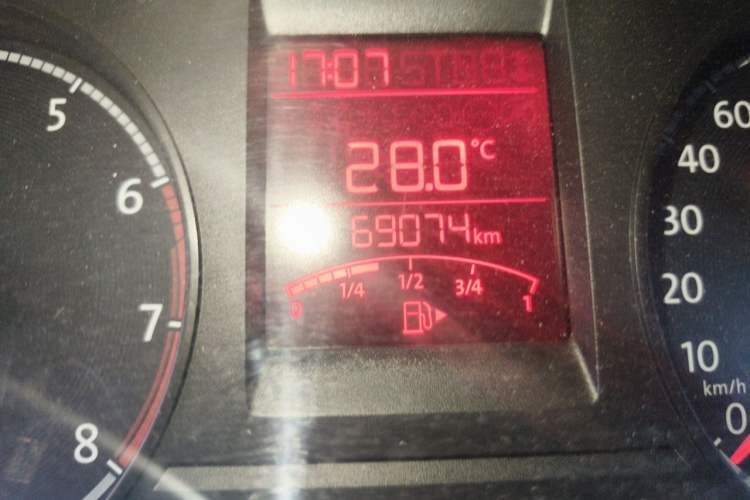 Used Volkswagen Santana 2016 1.4L Manual Fashion Edition Odometer Close Up