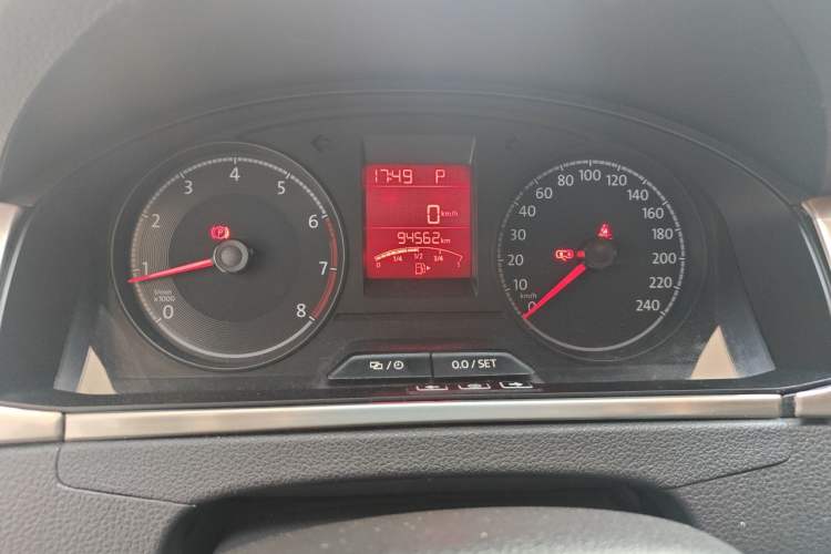 Used Volkswagen Santana 2016 1.6L Automatic Fashion Edition Odometer Close Up