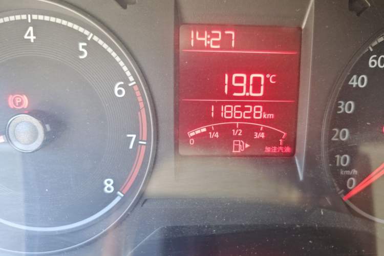 Used Volkswagen Santana 2016 1.6L Manual Fashion Edition Odometer Close Up