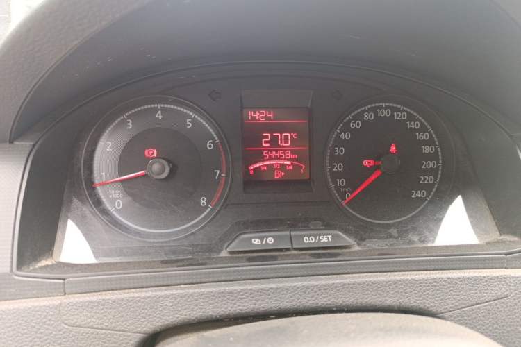 Used Volkswagen Santana 2016 1.6L Manual Fashion Edition Odometer Close Up