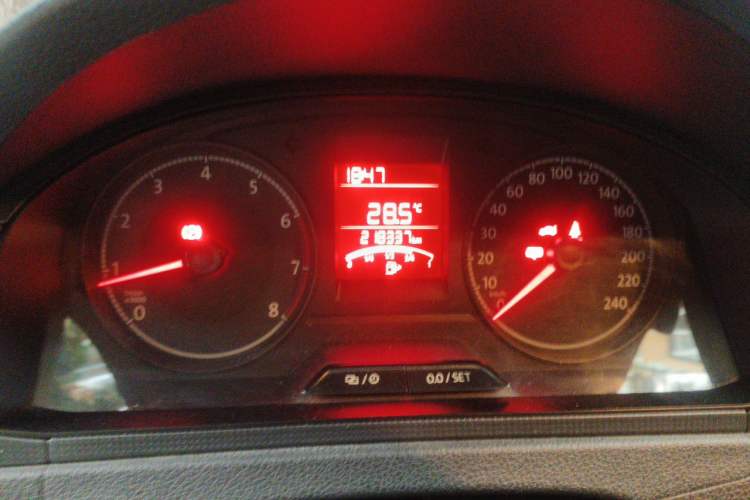 Used Volkswagen Santana 2016 1.6L Manual Fashion Edition Odometer Close Up