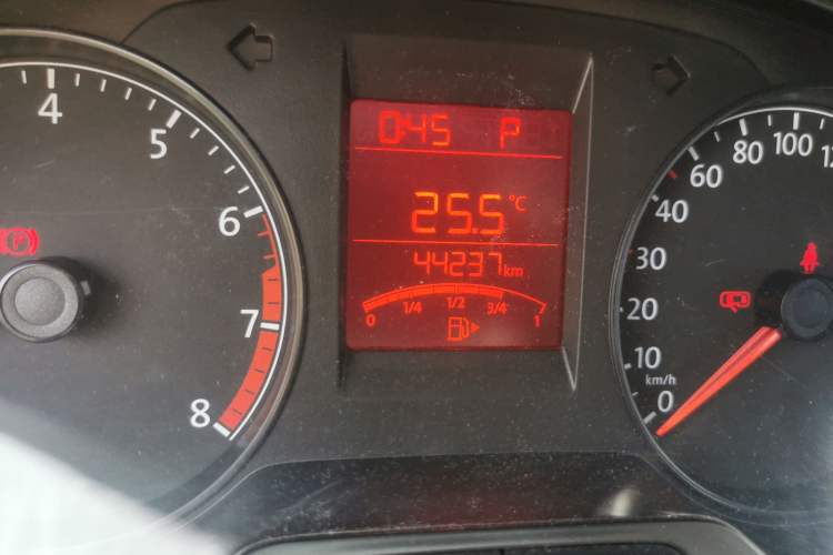 Used Volkswagen Santana 2016 1.6L Automatic Fashion Edition Odometer Close Up
