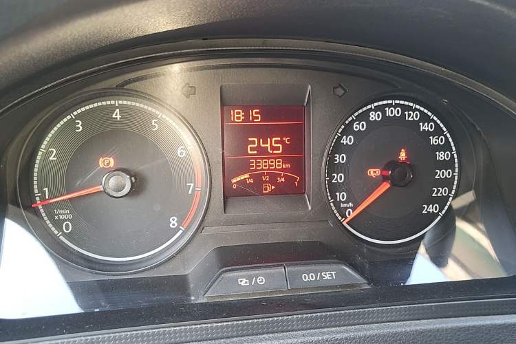 Used Volkswagen Santana 2016 1.6L Manual Fashion Edition Odometer Close Up