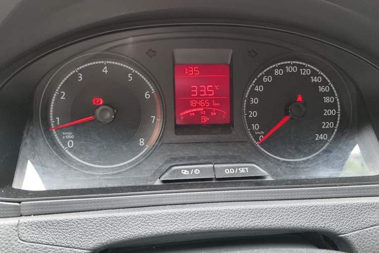 Used Volkswagen Santana 2016 1.6L Manual Fashion Edition Odometer Close Up