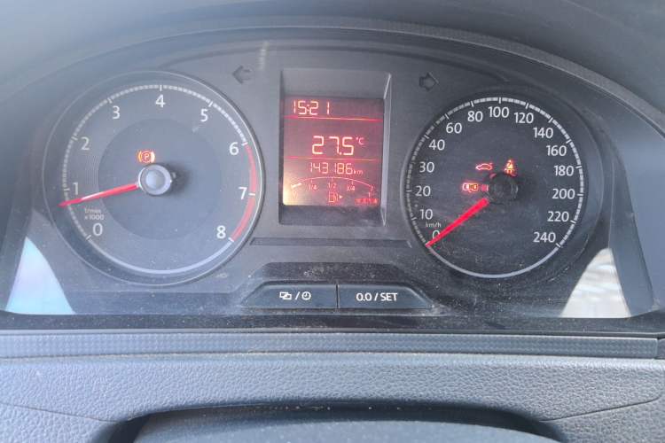 Used Volkswagen Santana 2016 1.4L Manual Fashion Edition Odometer Close Up
