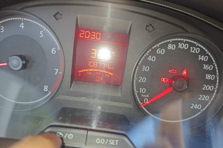 Used Volkswagen Santana 2016 1.4L Manual Fashion Edition Odometer Close Up
