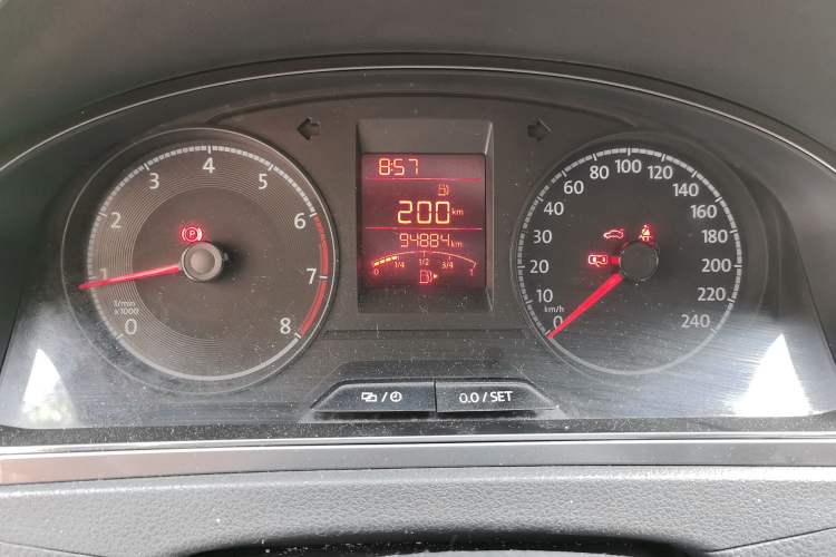 Used Volkswagen Santana 2016 1.6L Manual Comfort Edition Odometer Close Up