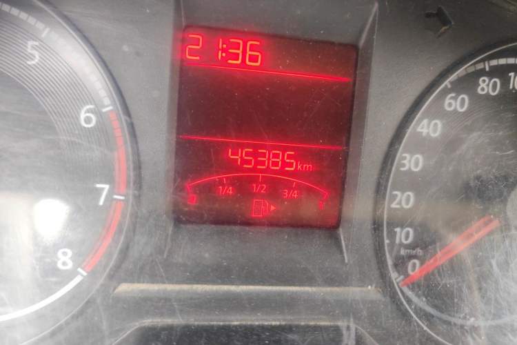 Used Volkswagen Santana 2016 1.6L Manual Fashion Edition Odometer Close Up