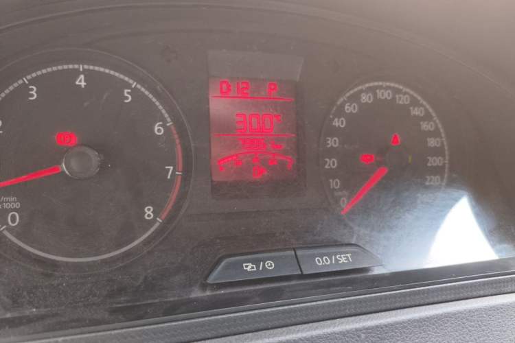 Used Volkswagen Santana 2016 1.6L Automatic Fashion Edition Odometer Close Up
