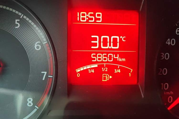 Used Volkswagen Santana 2016 1.4L Manual Fashion Edition Odometer Close Up