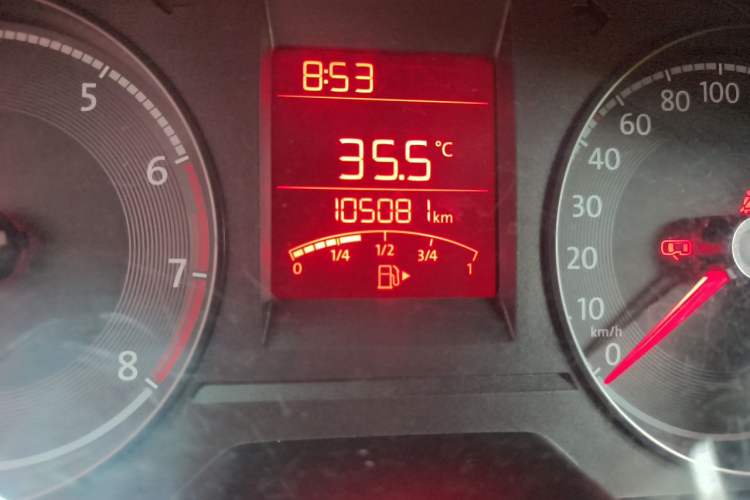 Used Volkswagen Santana 2016 1.4L Manual Fashion Edition Odometer Close Up