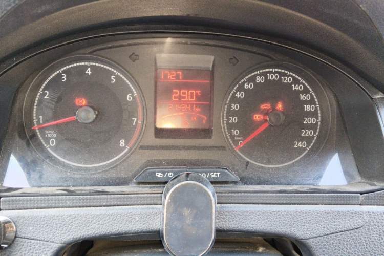 Used Volkswagen Santana 2016 1.6L Manual Fashion Edition Odometer Close Up